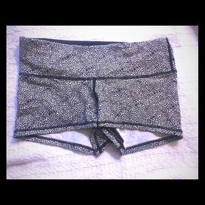 Lululemon Size 6 Plush Petal Boogie Short
